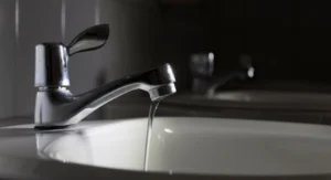 how to replace a bathroom faucet